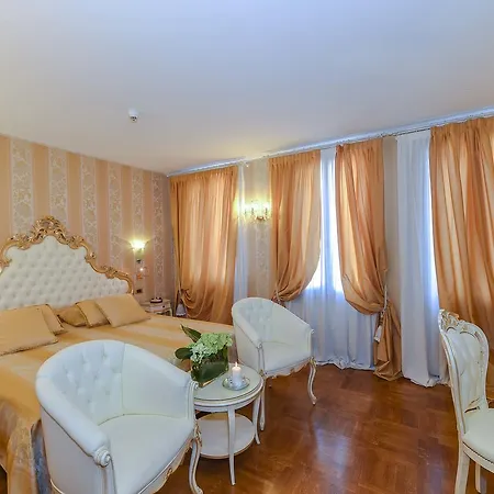 Отель Savoia & Jolanda 4*