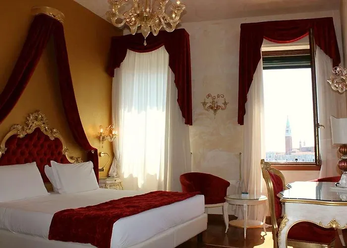 Hotel Savoia & Jolanda 4*
