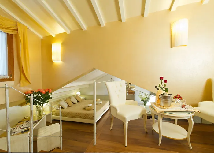 Hotel Savoia & Jolanda Venise