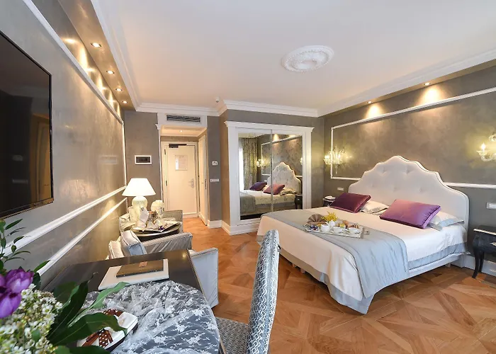 Savoia & Jolanda Hotel