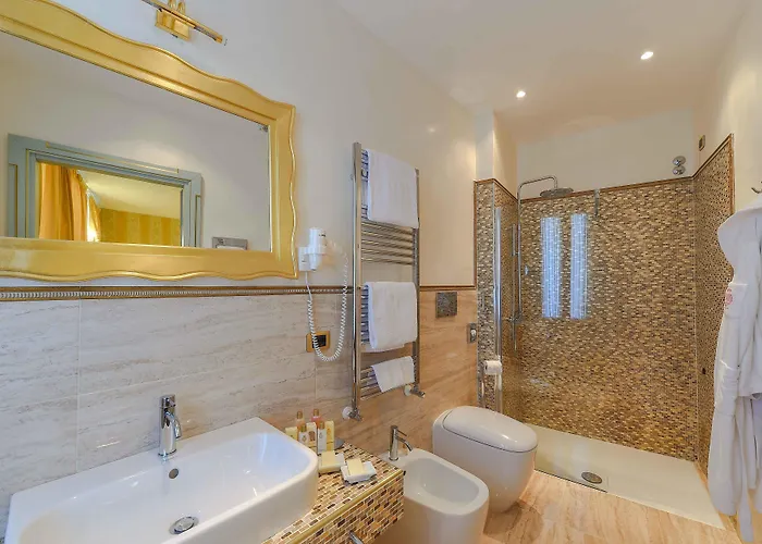 Hotel Savoia & Jolanda 4*