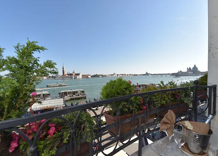 Hotel Savoia & Jolanda