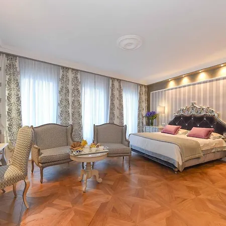 Savoia E Jolanda, Worldhotels Elite 4*