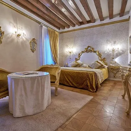 Hotel Savoia E Jolanda, Worldhotels Elite 4*