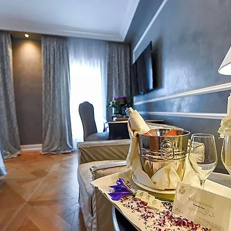 Szálloda Savoia & Jolanda 4*