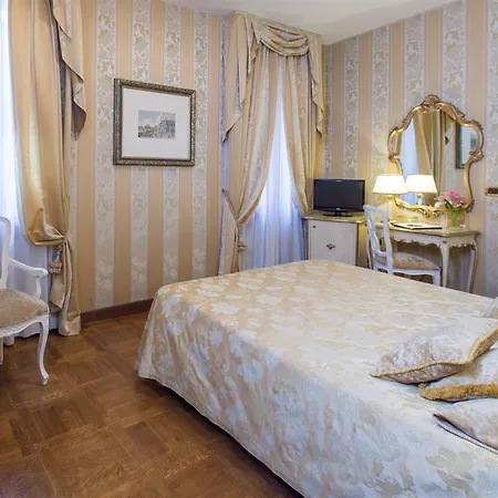 Savoia & Jolanda فندق