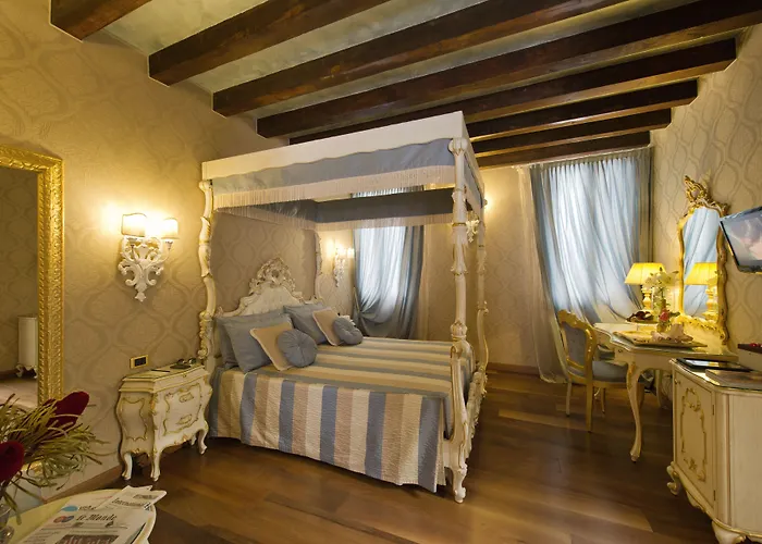 Savoia & Jolanda Отель 4*