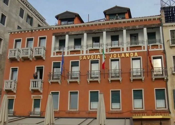 Отель Savoia & Jolanda 4*