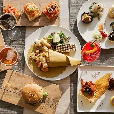 Ξενοδοχείο Savoia & Jolanda 4*