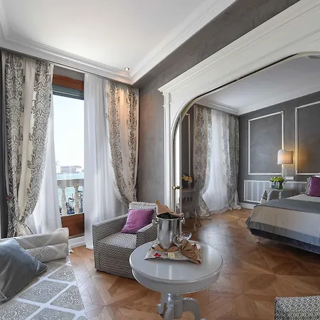 Ξενοδοχείο Savoia & Jolanda 4*