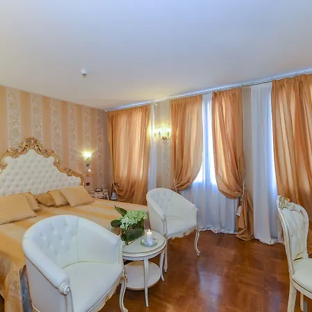 Savoia & Jolanda Ξενοδοχείο 4*