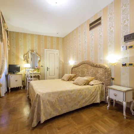 Ξενοδοχείο Savoia & Jolanda 4*