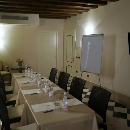 Ξενοδοχείο Savoia & Jolanda 4*